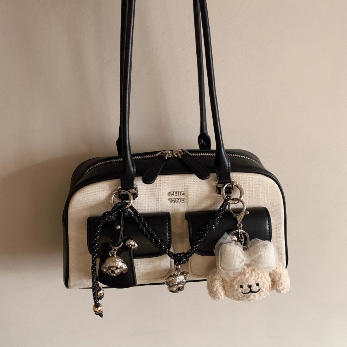 Bread Puppy Cold Extraction Time Pillow Shoulder Bag
