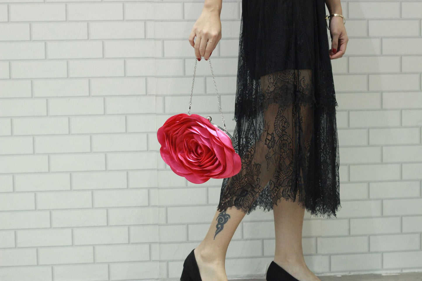 Fashion Personality New Women's Satin Flower Clutch