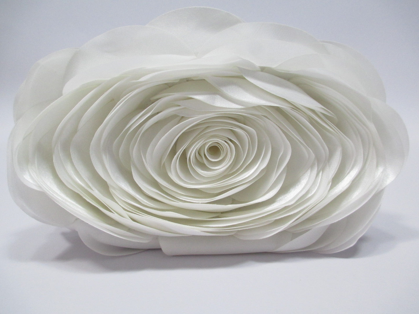 Fashion Personality New Women's Satin Flower Clutch