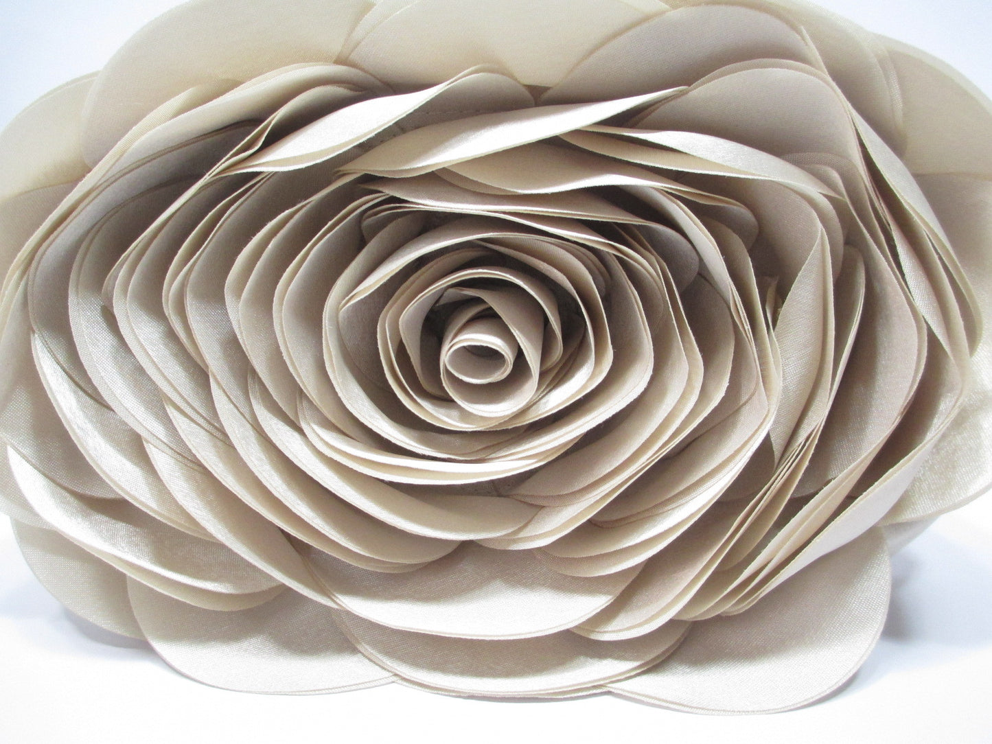 Fashion Personality New Women's Satin Flower Clutch