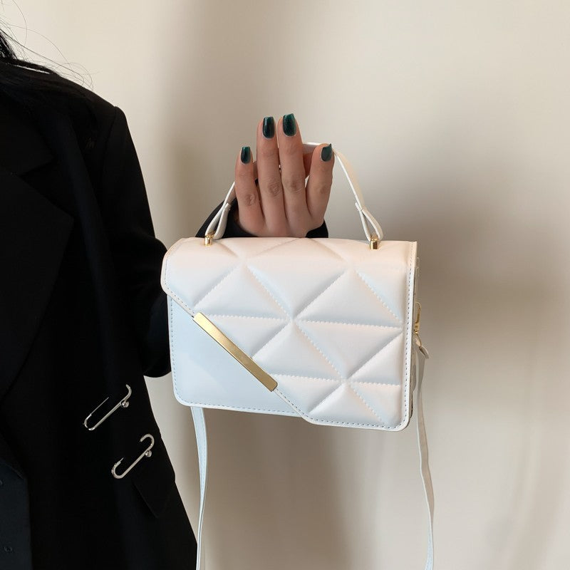 New Simple Fashion Solid Color Diamond Indentation Popular One Shoulder Bag