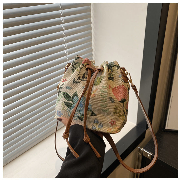 Retro Hand Holding Bucket Bag Personalized Leisure Hand Purse