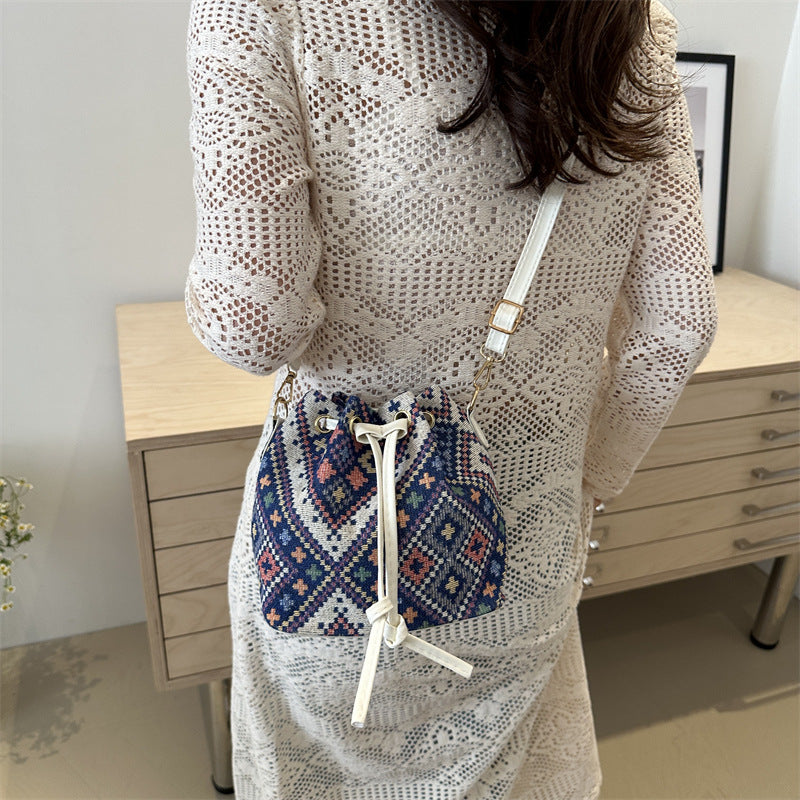 Retro Hand Holding Bucket Bag Personalized Leisure Hand Purse
