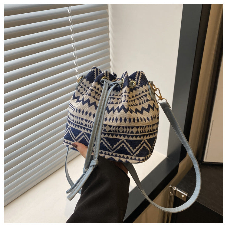Retro Hand Holding Bucket Bag Personalized Leisure Hand Purse