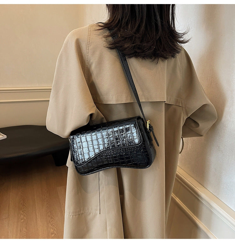 Flip Magnetic Snap Shoulder Messenger Bag Fashion Simple Portable Organ Bag