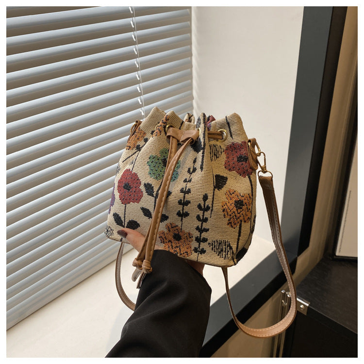 Retro Hand Holding Bucket Bag Personalized Leisure Hand Purse
