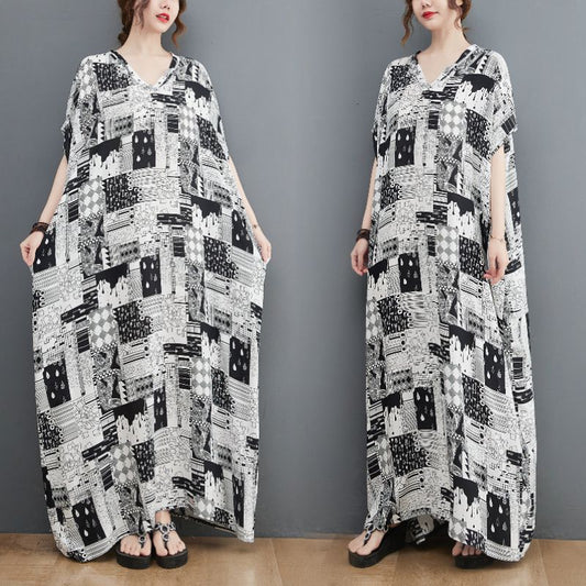 Women's Flab Hiding Vacation Black And White Plus Size Dress