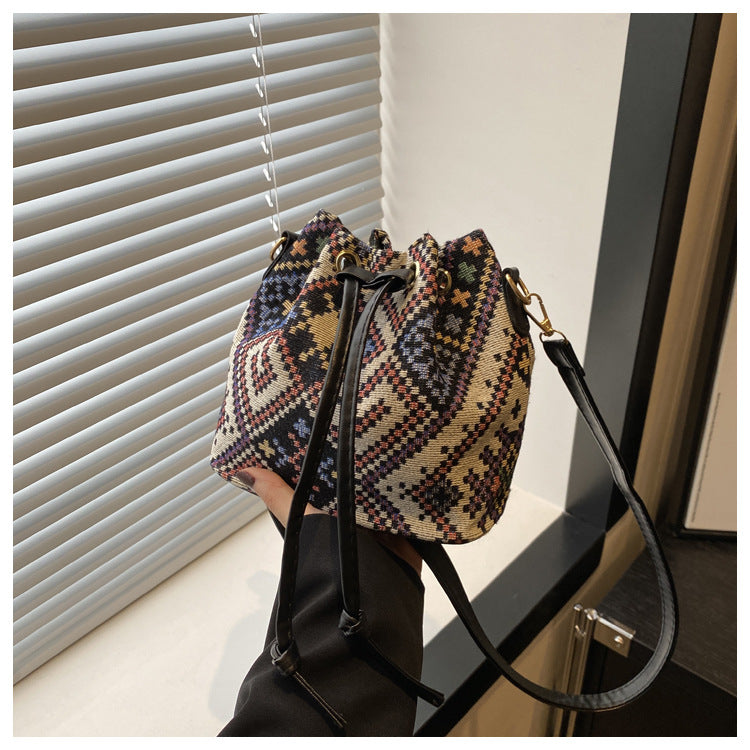 Retro Hand Holding Bucket Bag Personalized Leisure Hand Purse